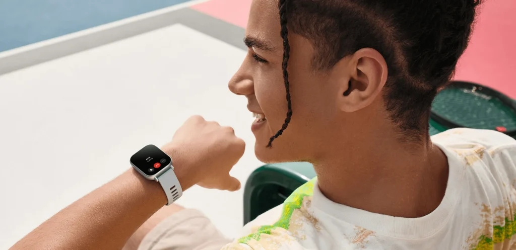 O Redmi Watch 5 Active conta com função de chamadas bluetooth